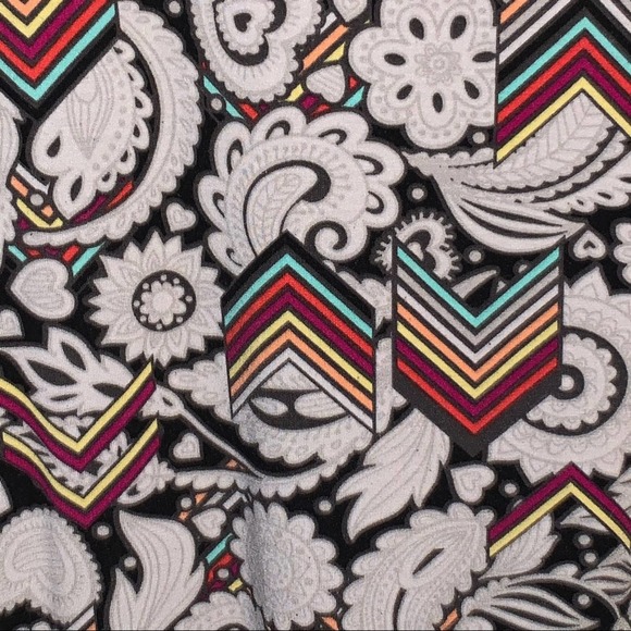 LuLaRoe arrow shirt TUNIC size XL EUC - Picture 4 of 10